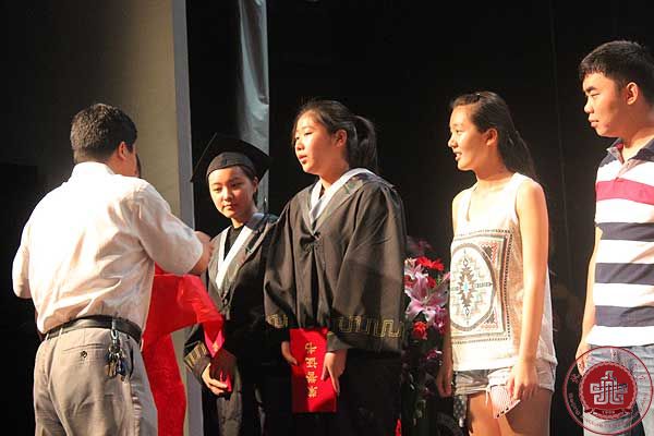 北京演艺专修学院举行2014届毕业典礼