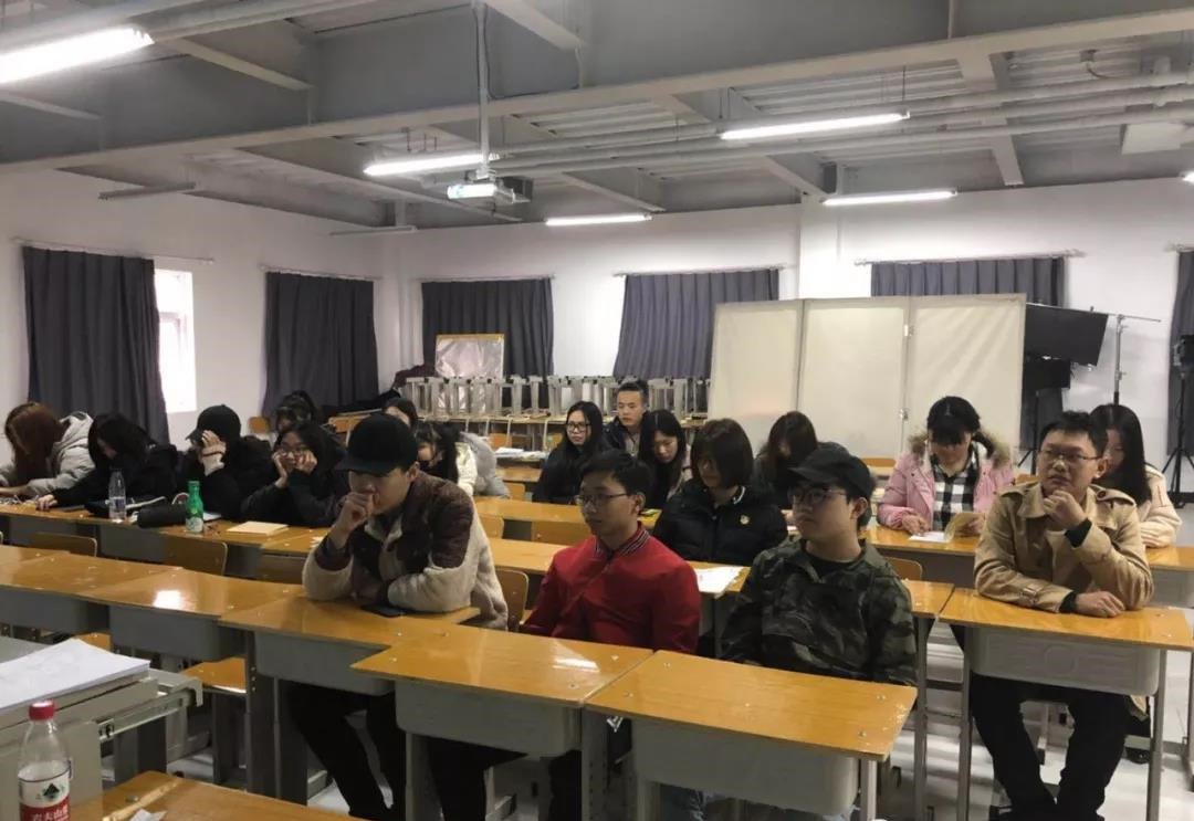 朝气蓬勃 不断进步 新学期 新目标 朝气蓬勃 不断进步 新学期 新目标