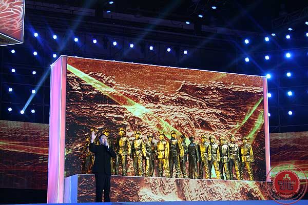 北演合唱团圆满完成央视“雷锋,我们的榜样”专题片节目 北演合唱团圆满完成央视“雷锋,我们的榜样”专题片节目