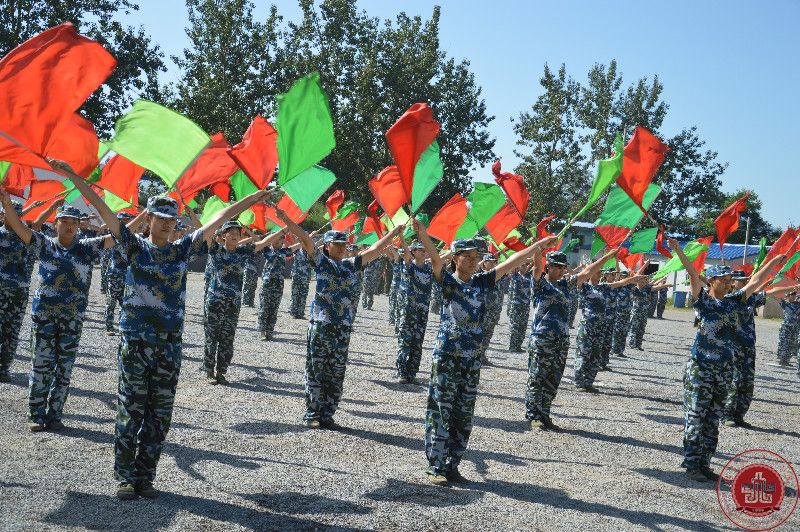 北京演艺专修学院隆重举行新生军训闭营仪式