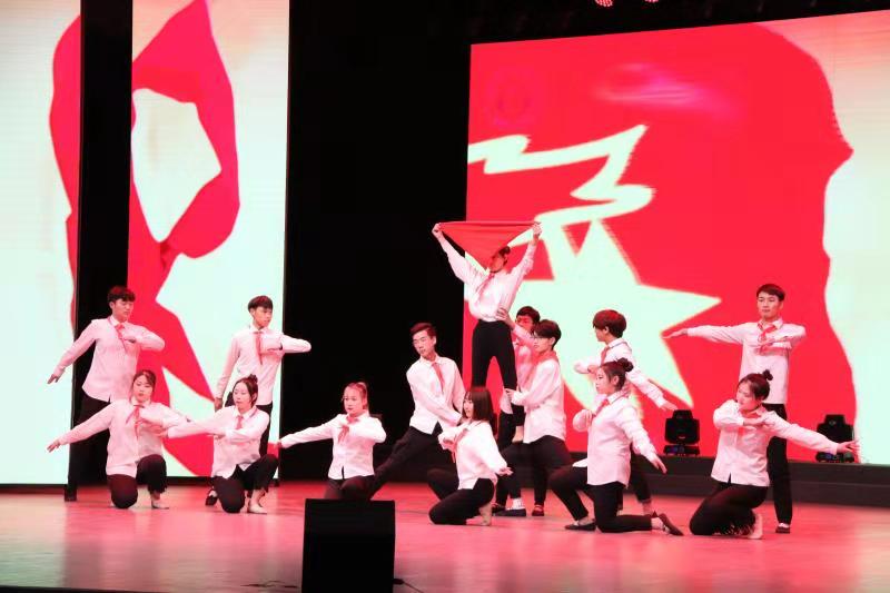 文化产业管理系举办“红纽扣”精神红色经典晚会