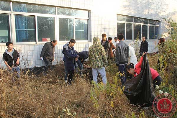 美化校园环境，从小事做起