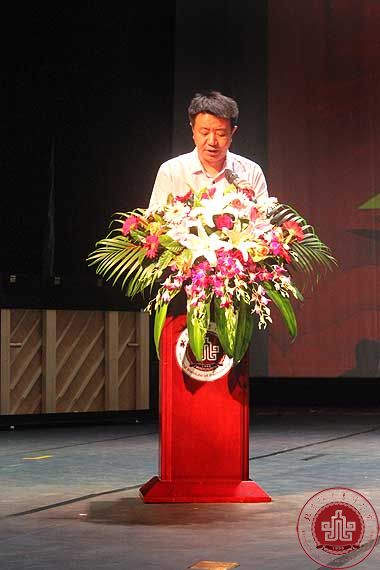 北京演艺专修学院举行2014届毕业典礼