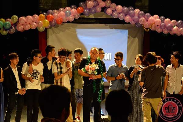 影视编导系与美术系携手欢庆中秋