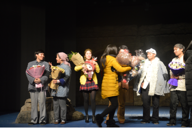 北京市昌平区教委领导前来观看《黄土谣》