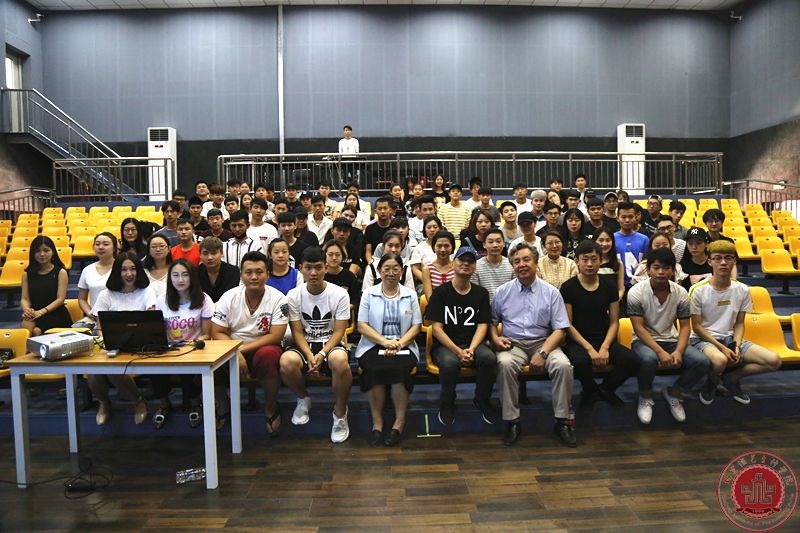 著名导演金琛做客我院名人大讲堂