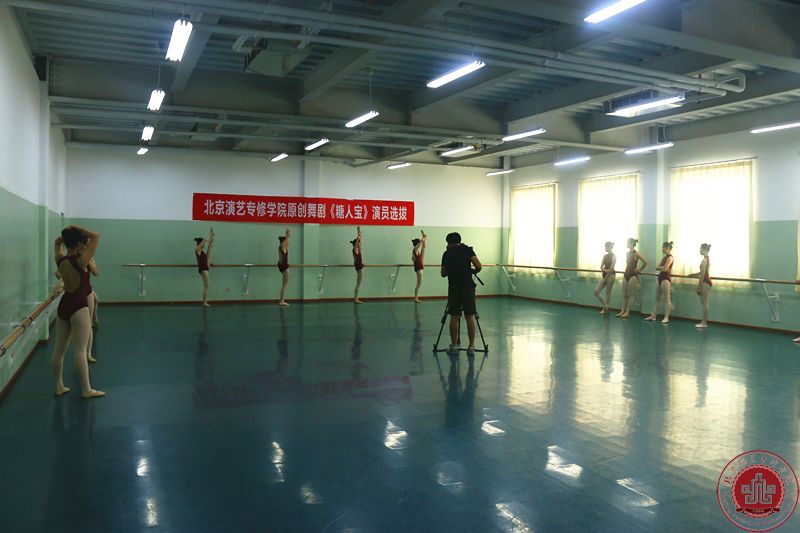 央视《中国新闻》栏目记者来我院采访