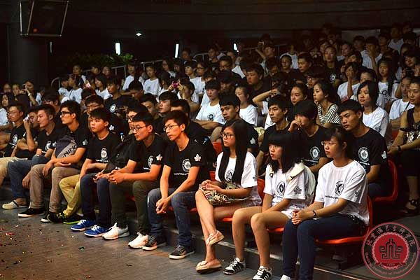 【夏令营第三期】梁伯龙老师讲座