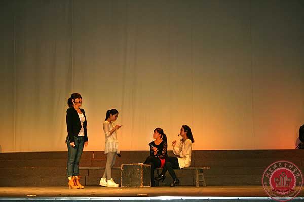 播音主持系教学成果汇报演出昨举行 播音主持系教学成果汇报演出昨举行