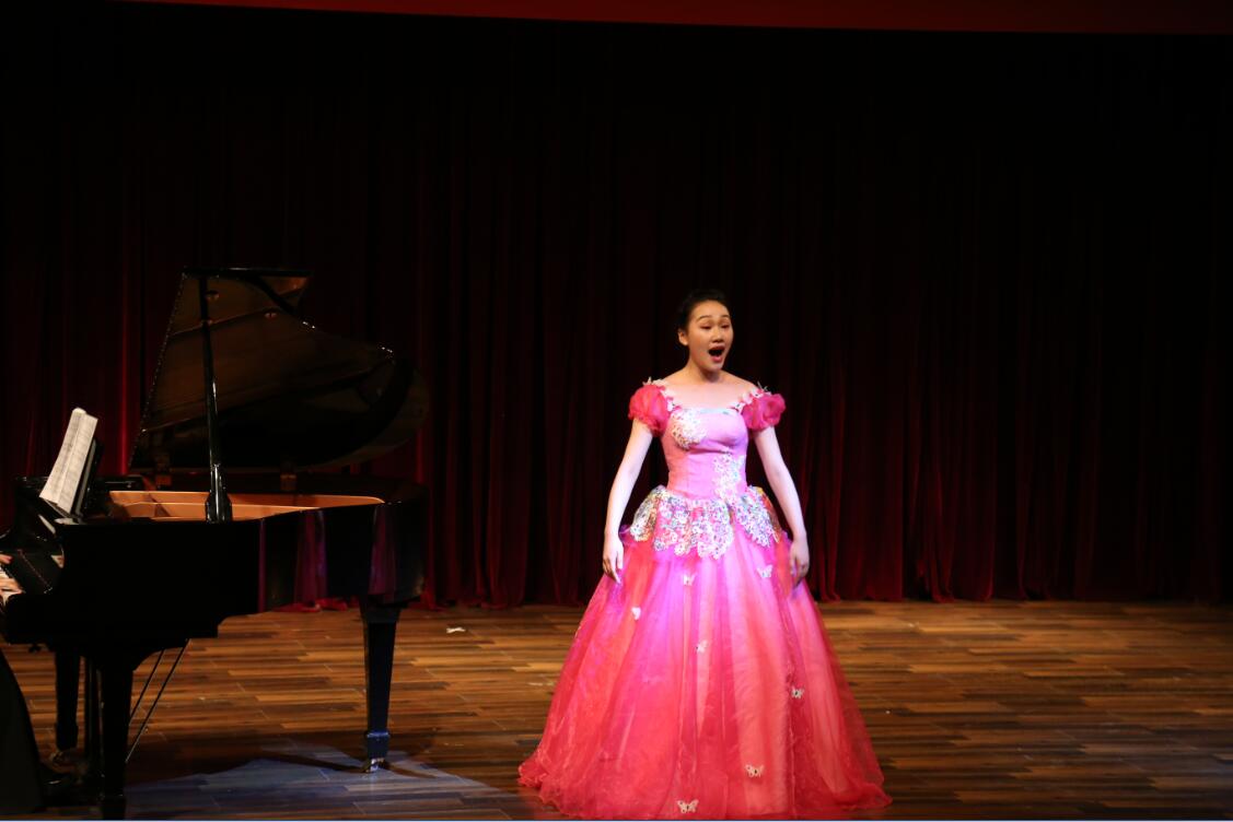 “追寻梦想，继续前行”主题毕业音乐会成功举办