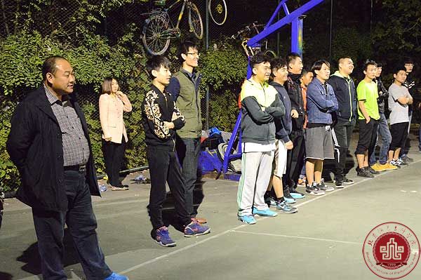 营造文明活泼的校园氛围 增进师生之间的情感交流