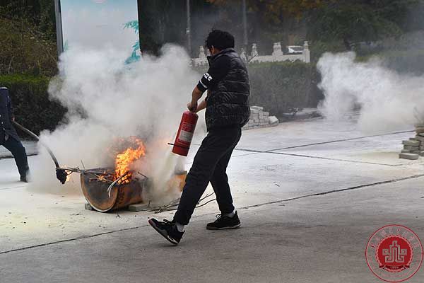 我院组织消防安全演练 我院组织消防安全演练