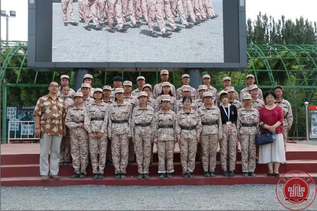 校领导看望慰问2017级军训师生 校领导看望慰问2017级军训师生