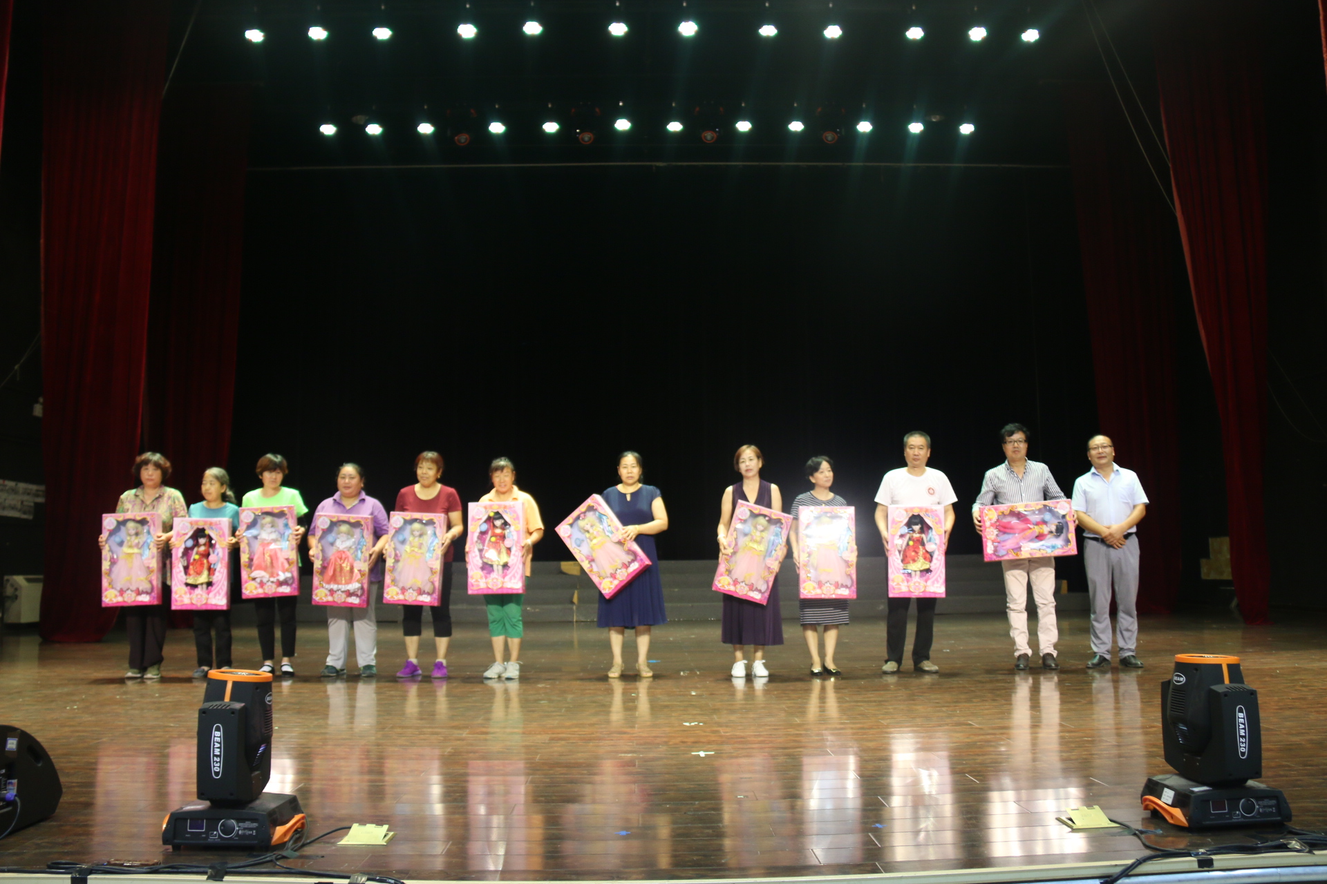 我院召开致28企业“未来之星”研修班保障人员表彰大会 我院召开致28企业“未来之星”研修班保障人员表彰大会