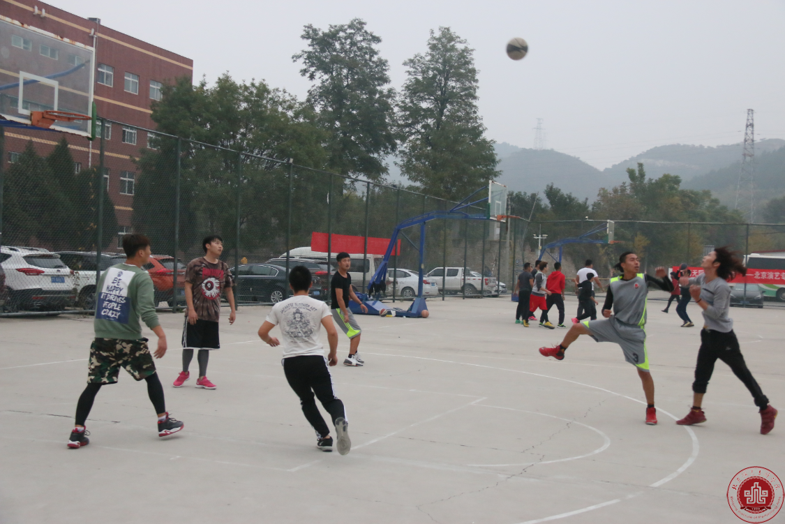 我院成功举办首届3V3学生篮球对抗赛 我院成功举办首届3V3学生篮球对抗赛