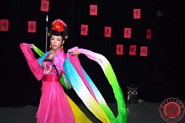 播音主持系举办中秋茶话会暨系歌首发式