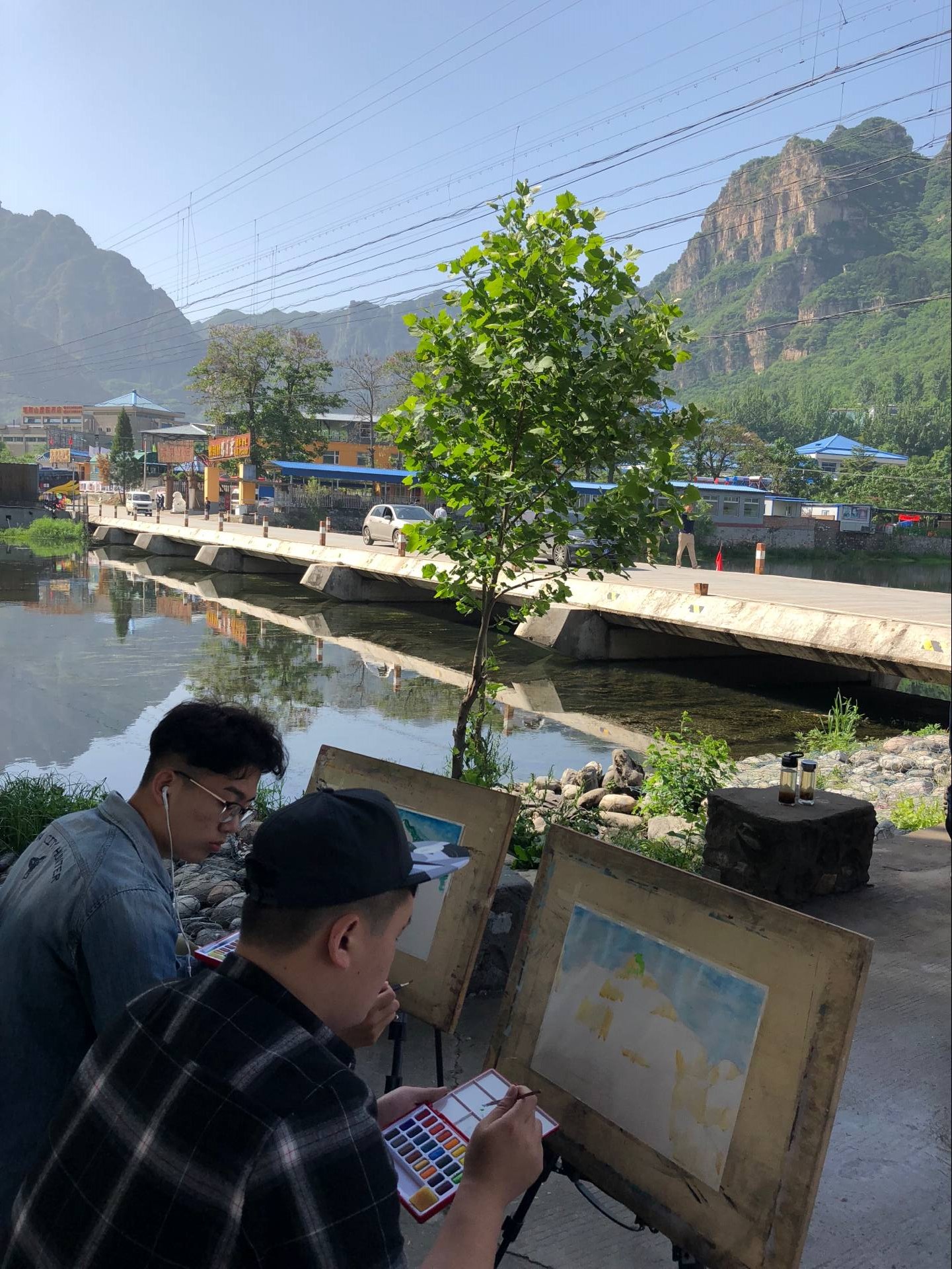 我院艺术设计系学生到北京十渡景区户外写生 我院艺术设计系学生到北京十渡景区户外写生