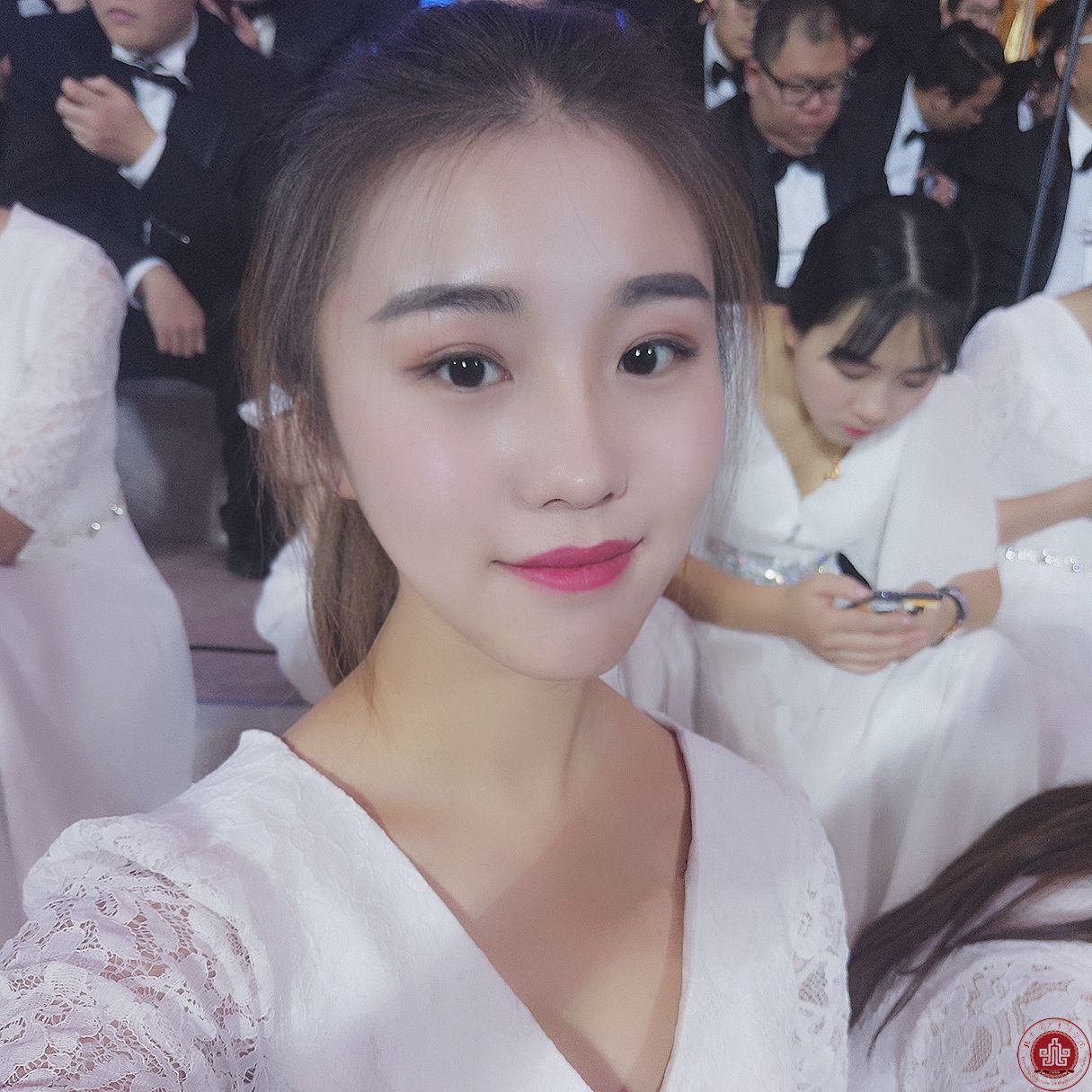 音乐系学生与李云迪、谭维维等14位明星同台演出