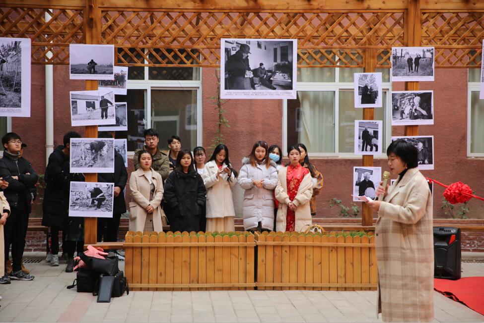 我院影视艺术系学生高广宣个人摄影展成功举办 我院影视艺术系学生高广宣个人摄影展成功举办