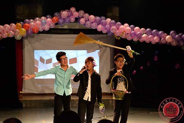 影视编导系与美术系携手欢庆中秋