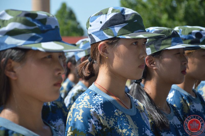 北京演艺专修学院隆重举行新生军训闭营仪式