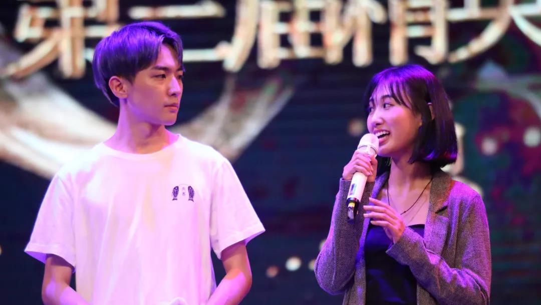 第十届艺术节“精英杯”主持人大赛圆满落幕。 第十届艺术节“精英杯”主持人大赛圆满落幕。