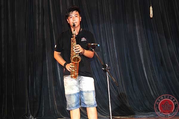 我院2013级新生军训联欢晚会完美落幕 我院2013级新生军训联欢晚会完美落幕