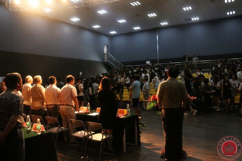 我院隆重举行2016届毕业生毕业典礼 我院隆重举行2016届毕业生毕业典礼