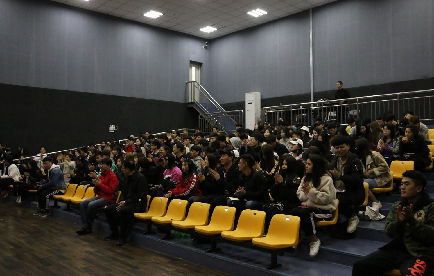 国家一级导演周寰来我院开办讲座 国家一级导演周寰来我院开办讲座