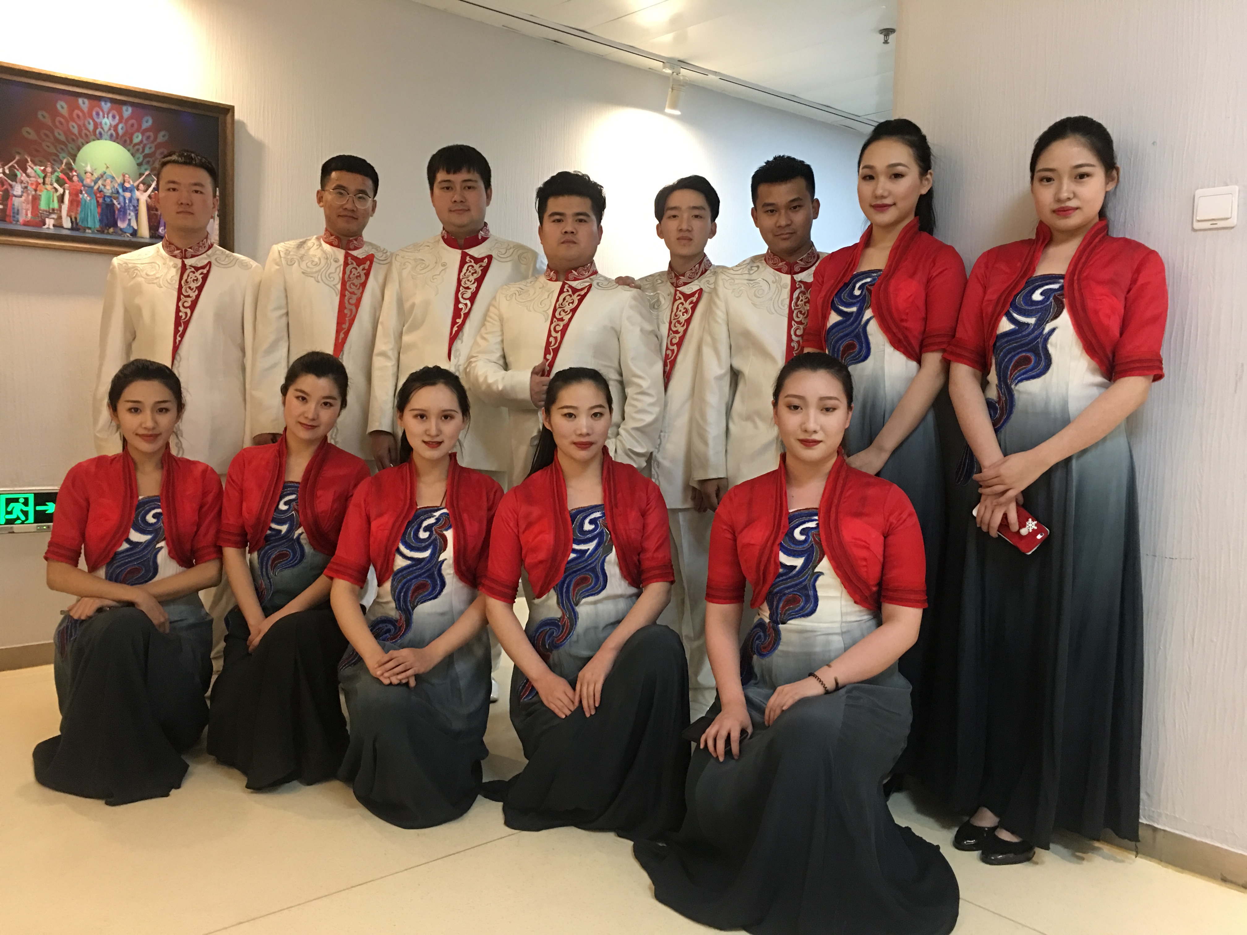 音乐系部分学生赴中央民族歌舞团参加新年音乐会 音乐系部分学生赴中央民族歌舞团参加新年音乐会