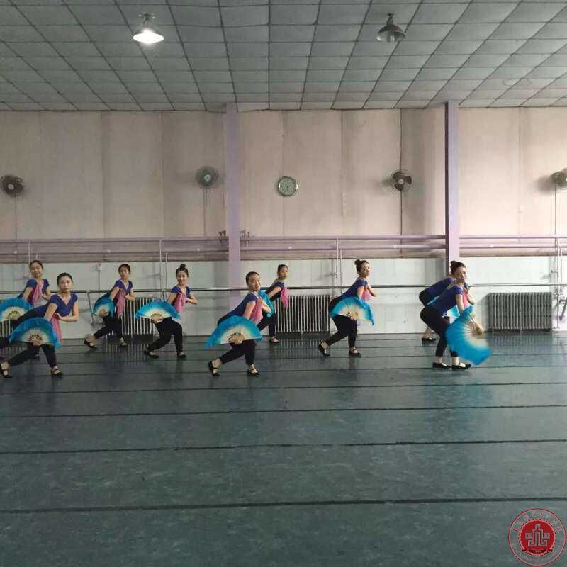 北京演艺专修学院期末考试紧张开考