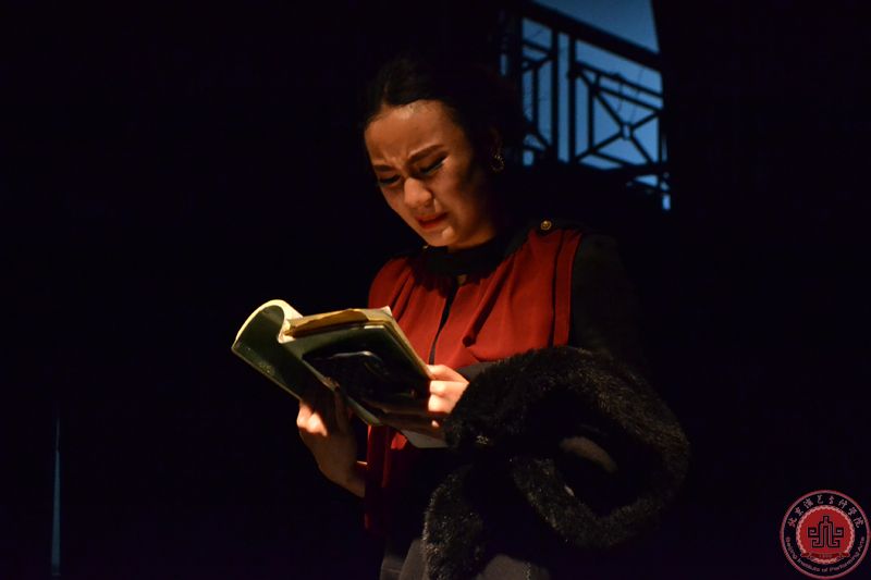 表演系14级“虎狼”2班汇报演出圆满结束