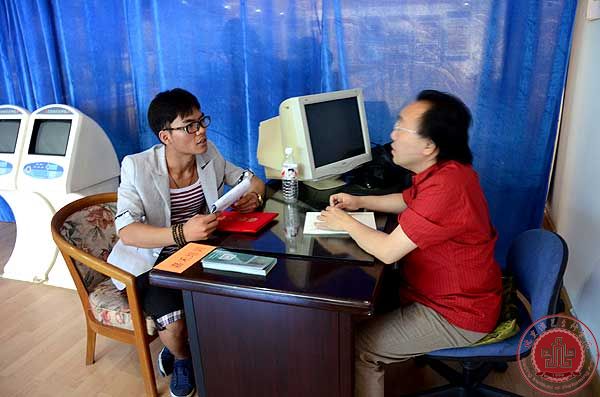 学院举办2014年第三次校园招聘会 学院举办2014年第三次校园招聘会