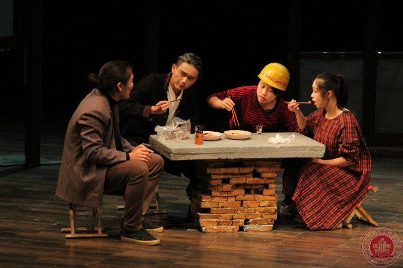 我院14级毕业大戏《边缘》在实验剧场演出圆满成功 我院14级毕业大戏《边缘》在实验剧场演出圆满成功