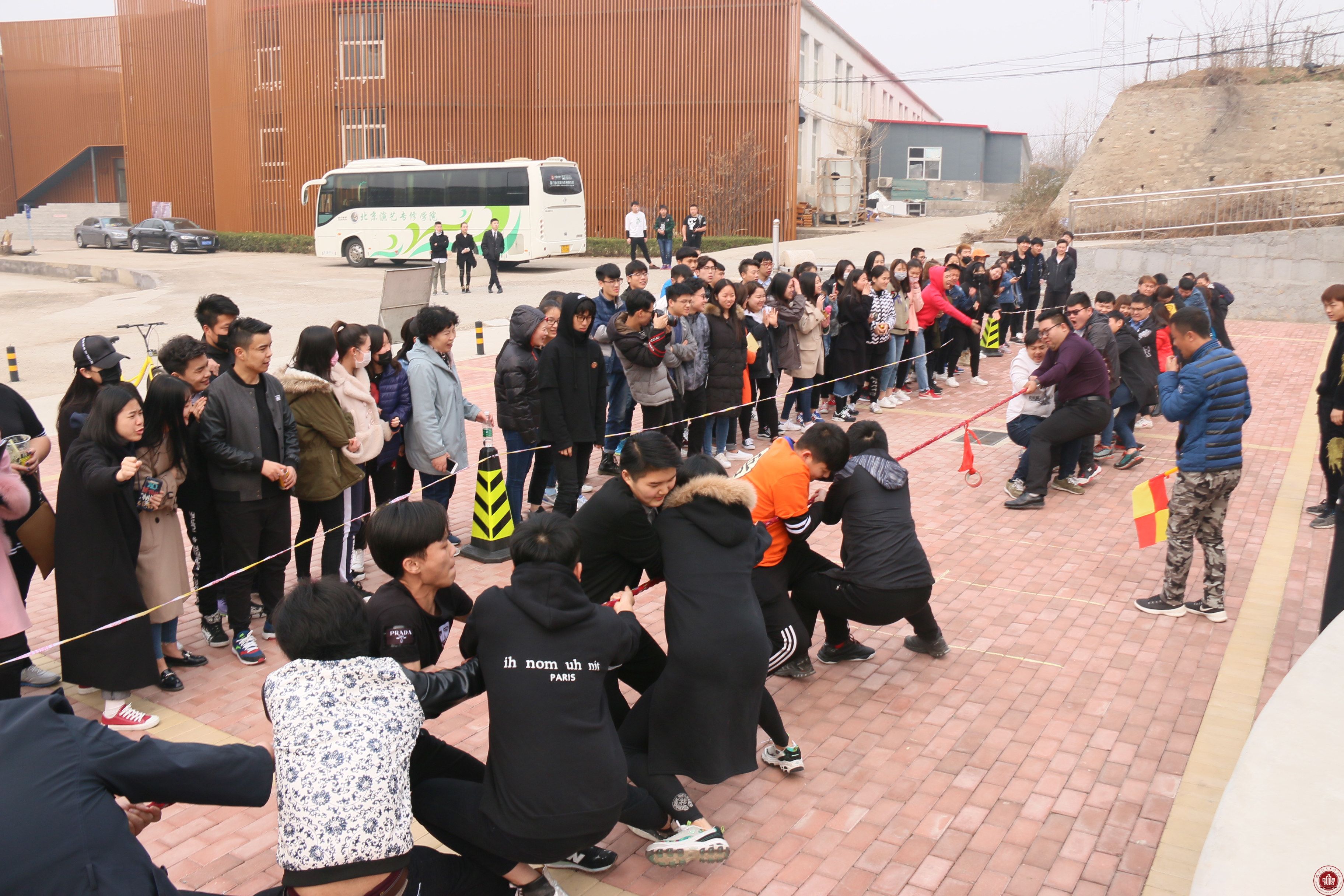 活力青春绽放校园 北演举行拔河比赛 活力青春绽放校园 北演举行拔河比赛