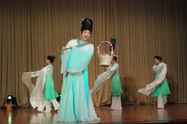 参加公安部“十佳退伍老兵”颁奖典礼晚会 参加公安部“十佳退伍老兵”颁奖典礼晚会