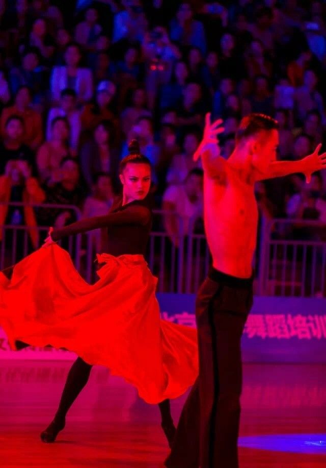 我院国标舞学生北京2018第三届全国国际标准舞公开赛中获奖 我院国标舞学生北京2018第三届全国国际标准舞公开赛中获奖