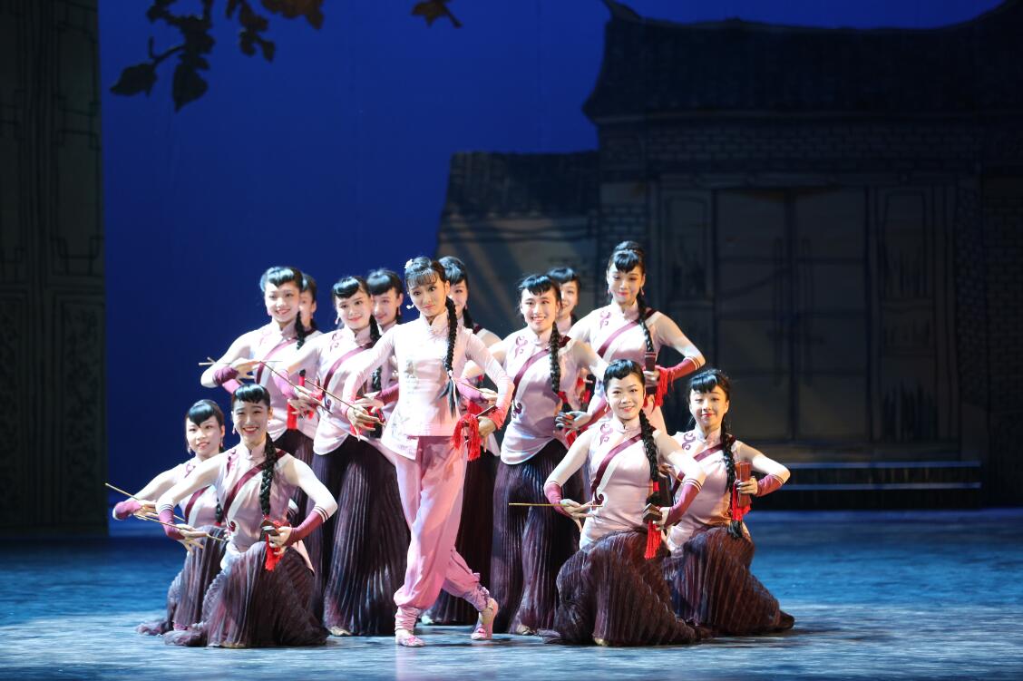 我院大型原创舞剧《金蝉塑与糖人宝》首演大获成功 我院大型原创舞剧《金蝉塑与糖人宝》首演大获成功