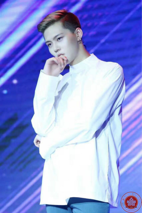 北演学子——王新宇VARSITY-V混血男团出道中国发布会