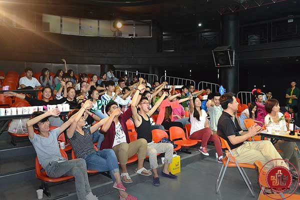 播音主持系举办中秋茶话会暨系歌首发式