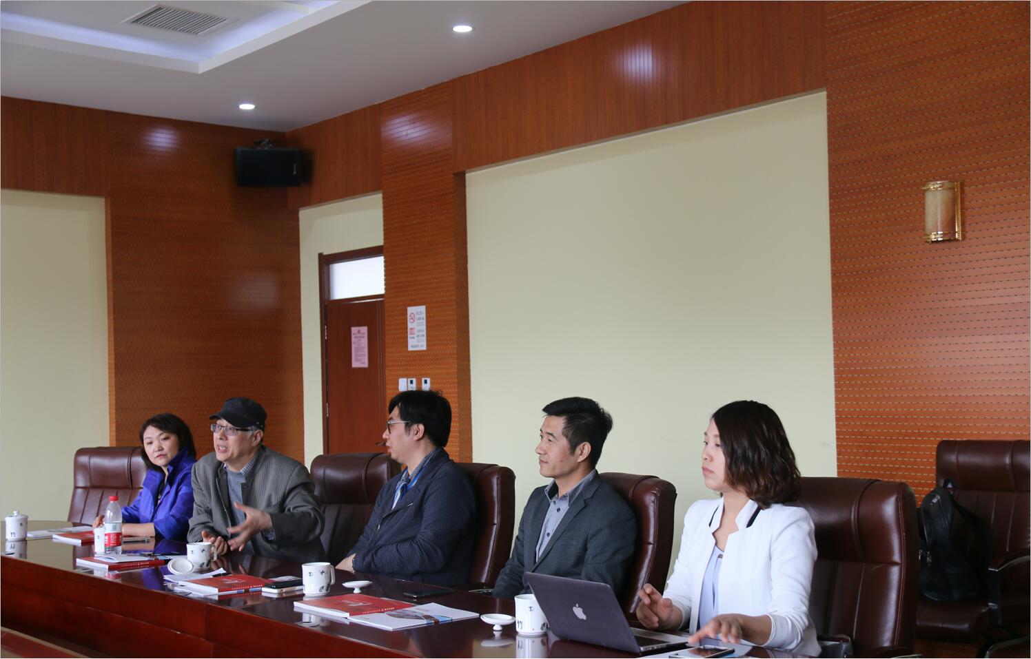 新加坡莎顿亚视传媒艺术学院领导来我院交流访问 新加坡莎顿亚视传媒艺术学院领导来我院交流访问