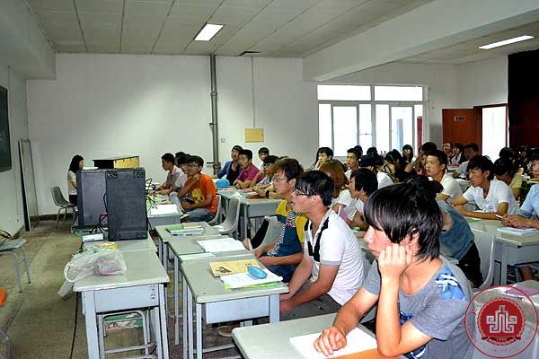 我院2013级新生正式开课