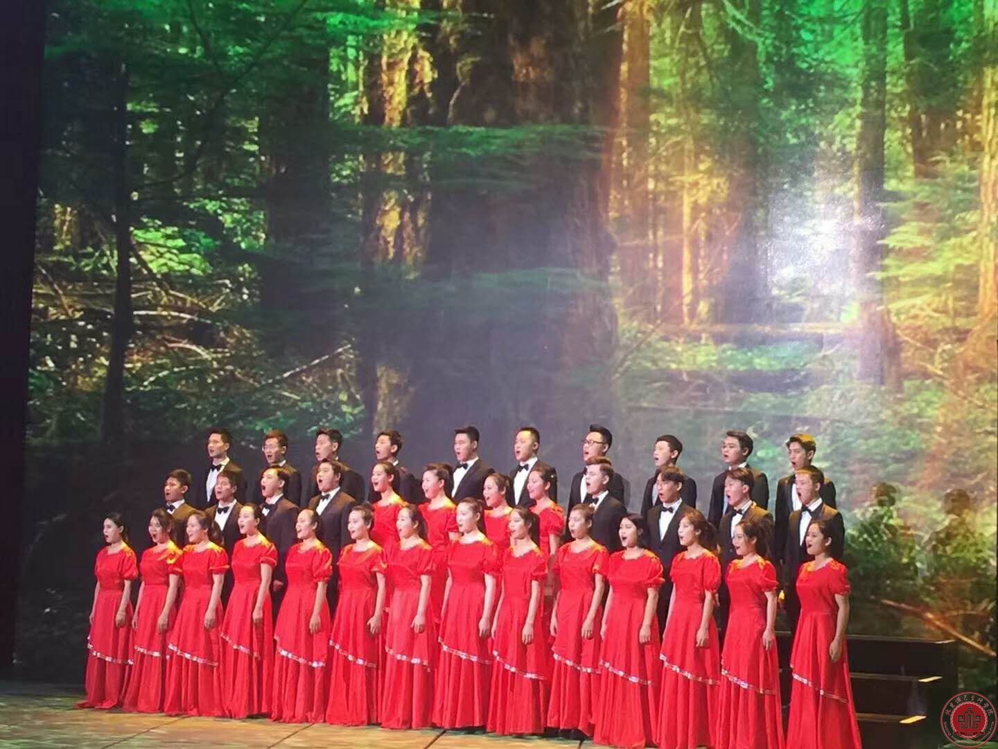 音乐系学生参加央视第六届道德模范颁奖仪式演出 音乐系学生参加央视第六届道德模范颁奖仪式演出