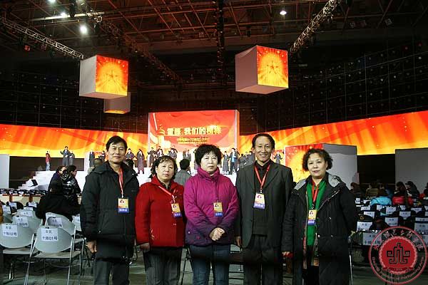 北演合唱团圆满完成央视“雷锋,我们的榜样”专题片节目 北演合唱团圆满完成央视“雷锋,我们的榜样”专题片节目