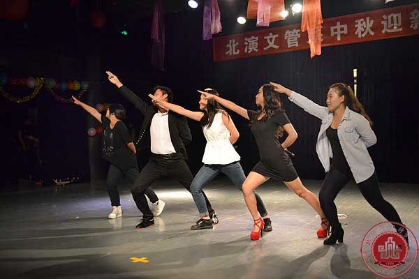 我院文化产业管理系中秋迎新联欢晚会圆满落幕 我院文化产业管理系中秋迎新联欢晚会圆满落幕