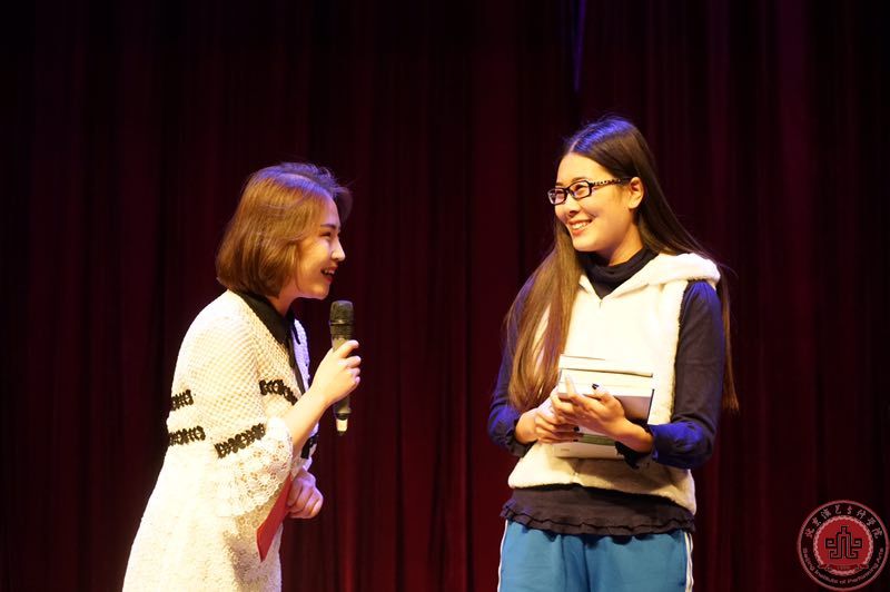 播音主持系举办首届《书途--我们在路上》读书会 播音主持系举办首届《书途--我们在路上》读书会