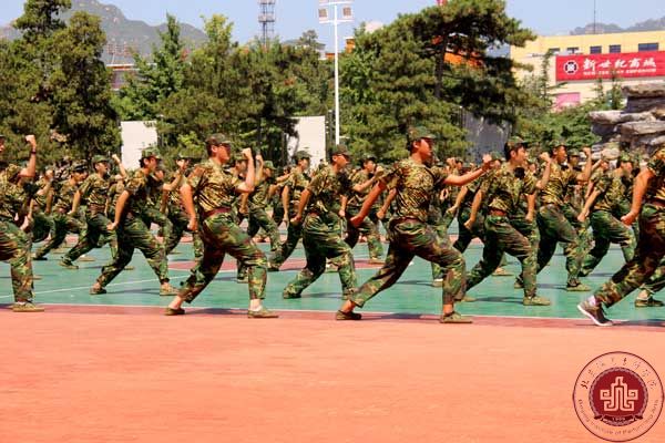 2014级新生军训圆满结束