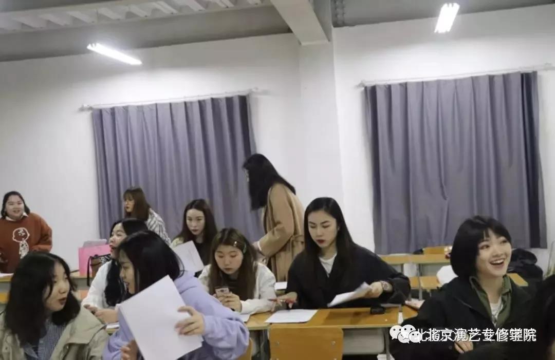 文化产业管理系2015级毕业生毕业论文答辩圆满完成 文化产业管理系2015级毕业生毕业论文答辩圆满完成