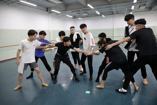 中国日报报道:舞剧《金蝉塑与糖人宝》 中国日报报道:舞剧《金蝉塑与糖人宝》