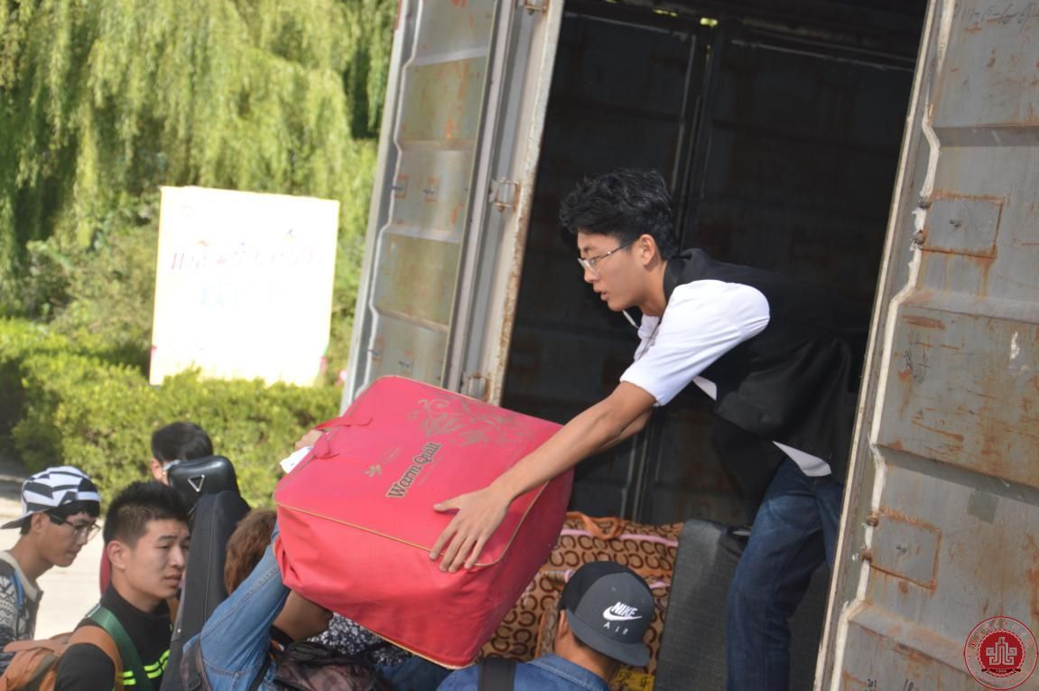 我校整体搬迁工作正有序进行 我校整体搬迁工作正有序进行